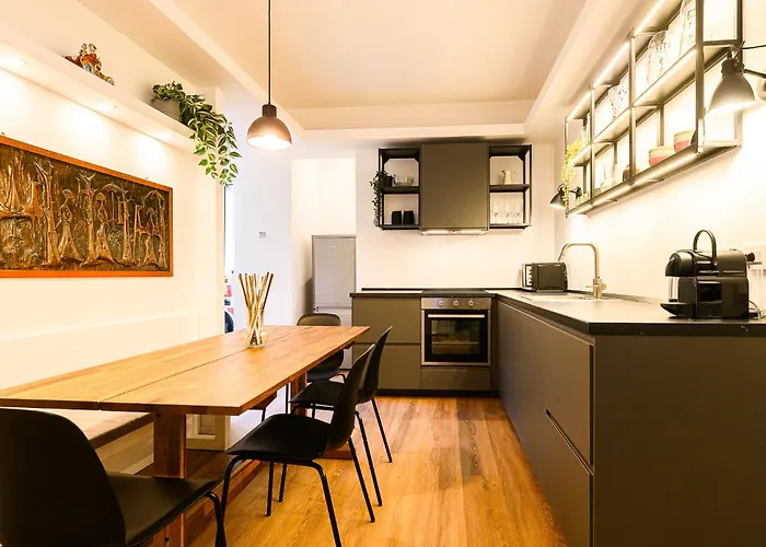 Near Vatican By Ndp Rent * Rome